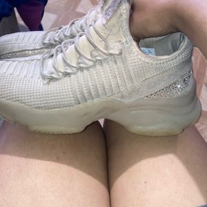 Very comfortable,size 8. Tan with rin stones